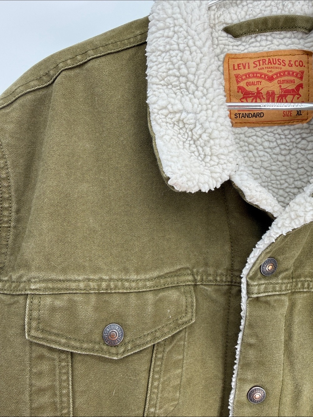 Levi's Olive Sherpa-Lined Cotton Canvas Jacket - Picture 3 of 9
